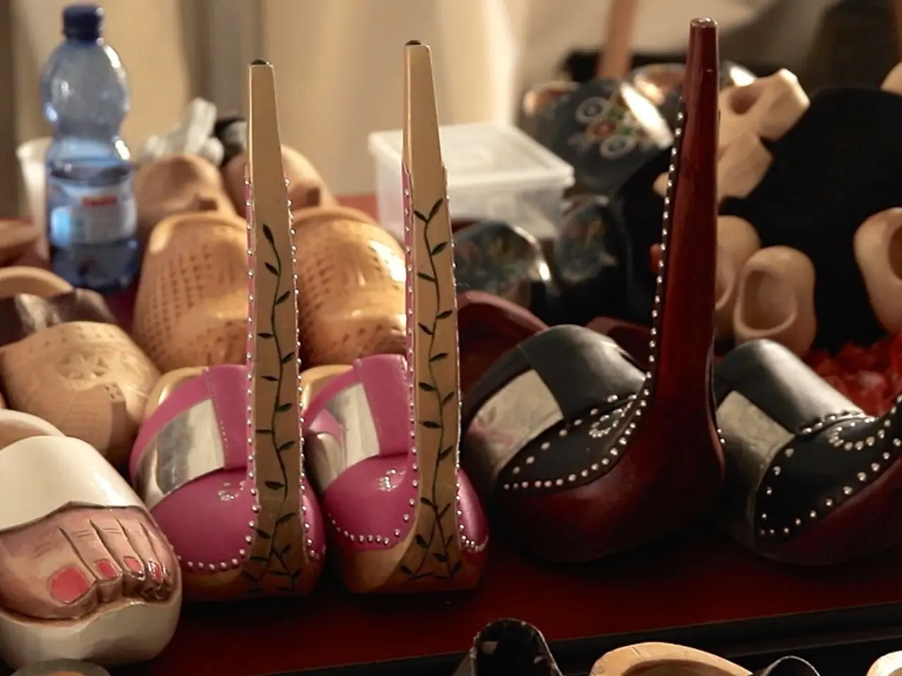 Comfortable Shoes for Nurses: 27 Picks Suggested by Healthcare Professionals