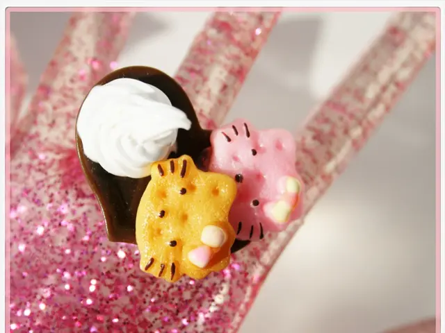 DIY Sparkling Winter Paint Solution