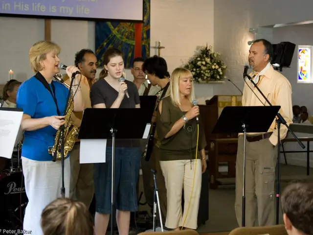 Guide to Creating Stylish Animated Housewarming Party Invitations