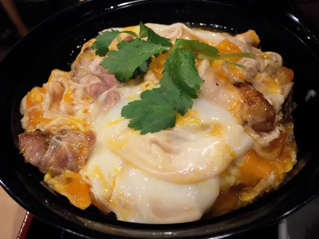 Winter and Autumn Succulent Pot with Distinctive Texture: Perfect for Decorative Arrangement