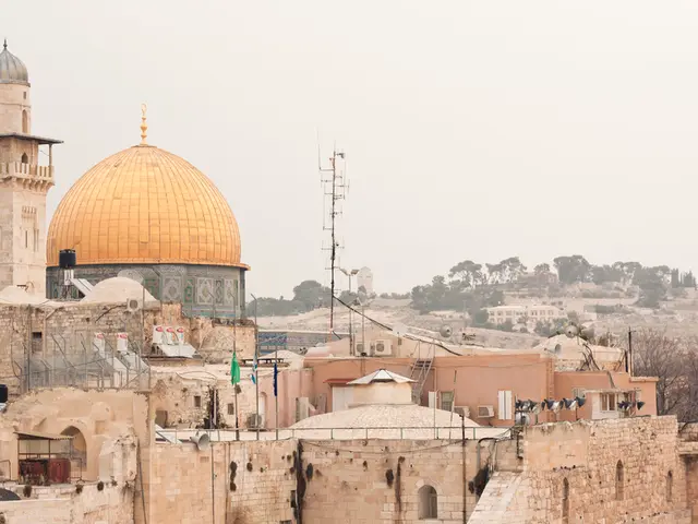 High-end Living in Robert A.M. Stern's Exclusive Condo Complexes in Hawaii