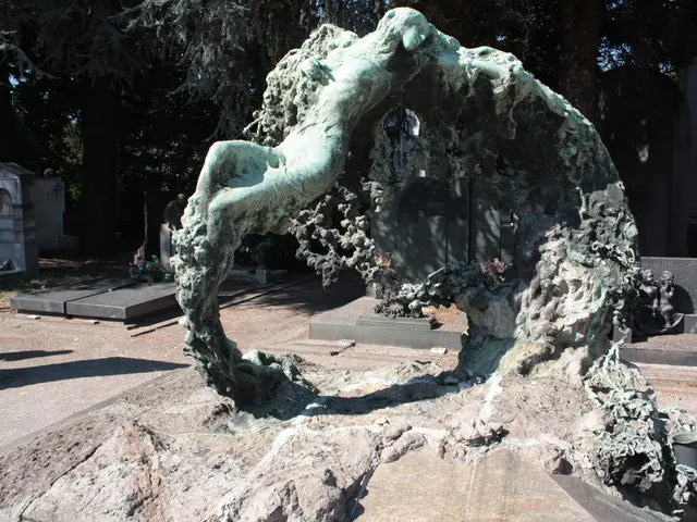 "Burial in Grapevine Rows: New Option for the Departed in Mainz-Laubenheim Vineyards"