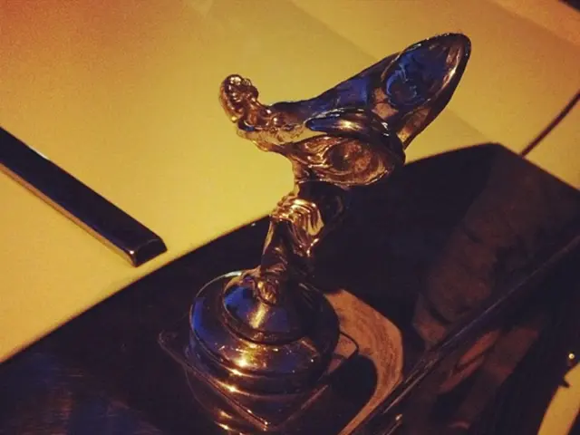 Porsche Design Abandons its Distinctive Black Shell for a Titanium Tribute to its 1975 Chronograph...