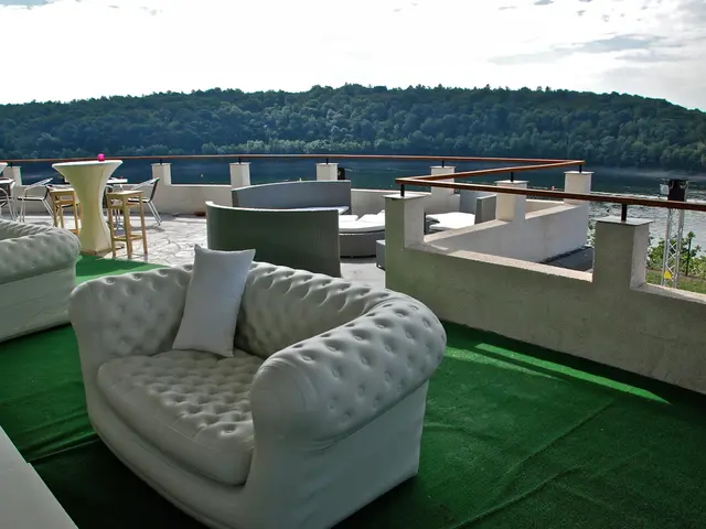 Which is more suitable: a convertible sofa or a traditional bed for a guest room? Let's put an end...