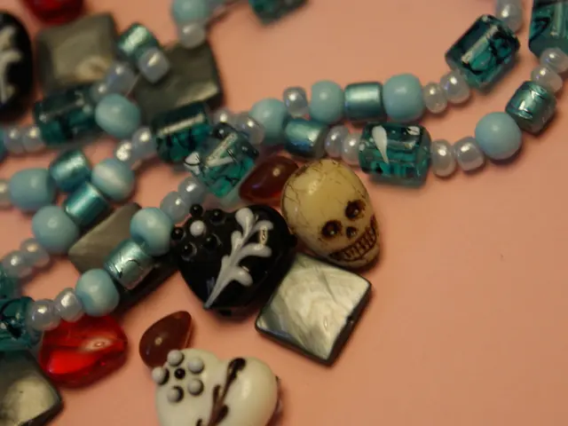 Berlin dentistry revisits Y2K era: Polly Warns, the tooth gem specialist causing a comeback