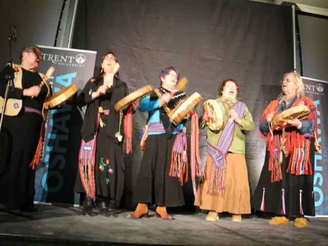 Thirteen women, each with a distinct style, take up spots in the local daycare center of Sömmerda...