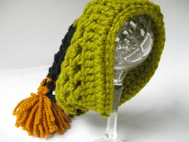 Refurbishing an antique timepiece shell in a straightforward three-phase process