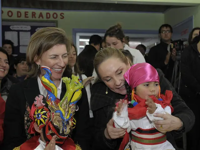 Self-made Halloween Costumes for Expectant Mothers