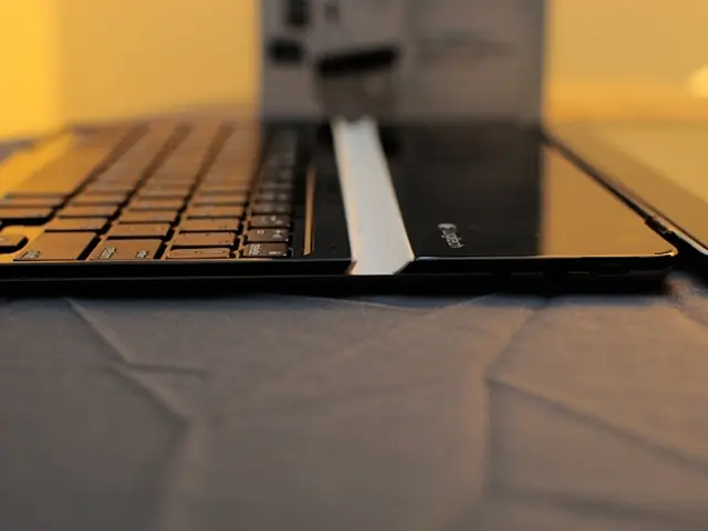 Strategies for purchasing a student's laptop at a substantial discount