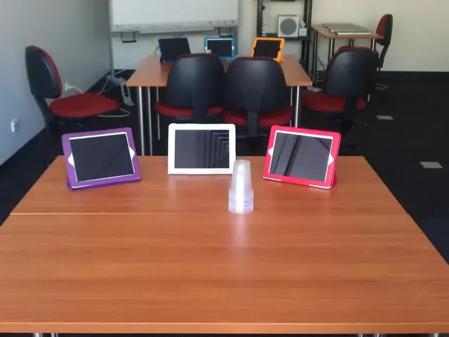 Tech Decision for Elderly: Selecting the Ideal Gadget Partner between iPad and Laptop