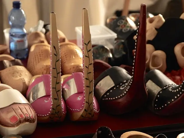 Comfortable Shoes for Nurses: 27 Picks Suggested by Healthcare Professionals